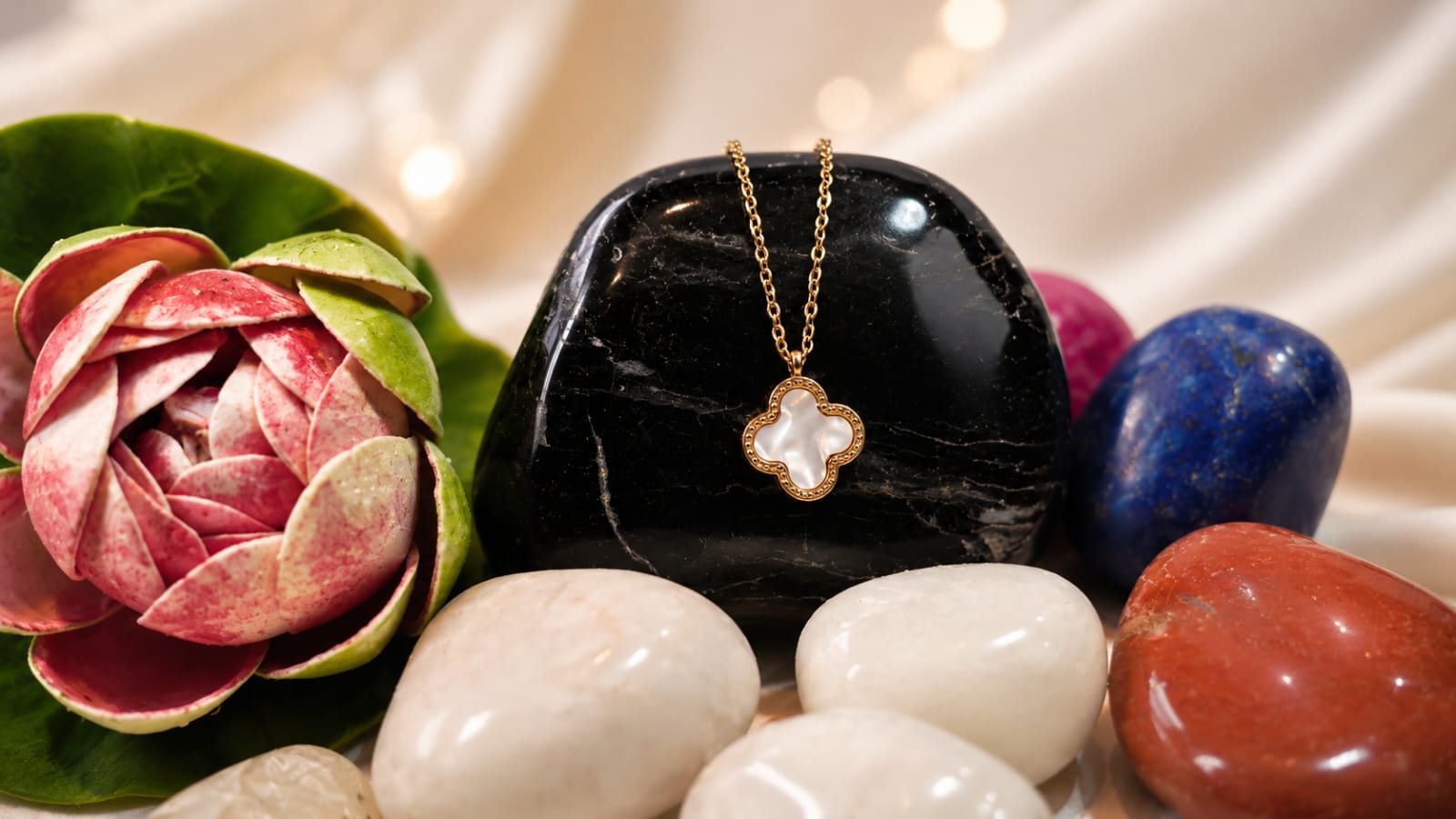 Clover Pearl Pendant Necklace for Women